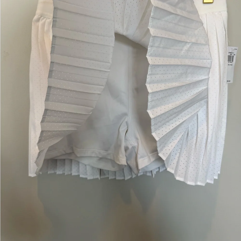 💋NWT💋Old Navy White Pleated Skirt‎
